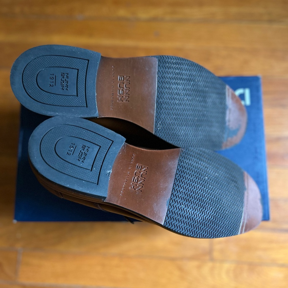 Men’s Nunn Bush Dress Shoes, size 9. - Picture 5 of 6